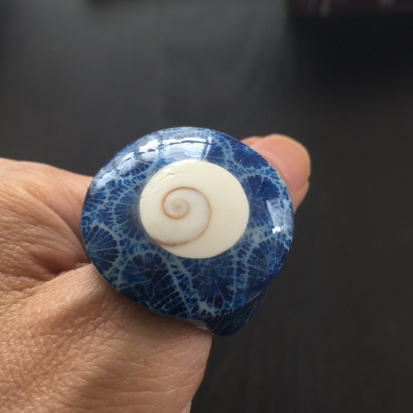 Vintage Jewelry - Blue stone ammonite sterling silver big ring